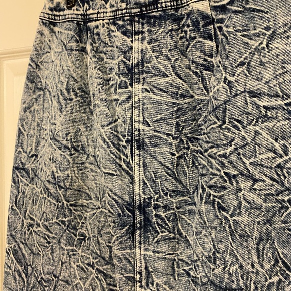 Who What Wear Acid Wash Denim Skirt - Picture 4 of 5